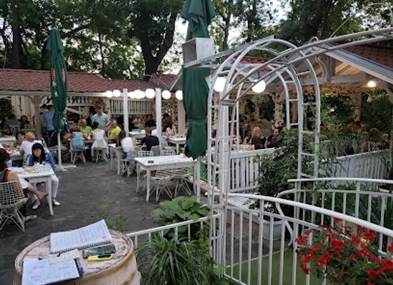 bulgaria/central-southern-bulgaria/restaurant/yuzhen-polah-pri-malak-bunardzhik-restaurant