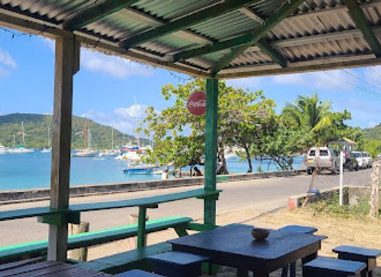 grenada/carriacou-and-petite-martinique/restaurant/lambi-queen-tyrrel-bay