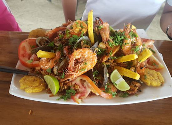 ecuador/southwest-coast/restaurant/restaurante-destino-azul