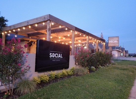 oklahoma/oklahoma-city-metropolitan-area/restaurant/social-deck-dining