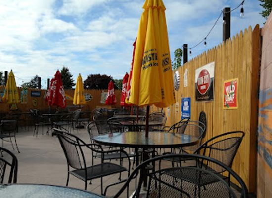 pennsylvania/lake-erie/restaurant/oasis-pub-tiki-bar