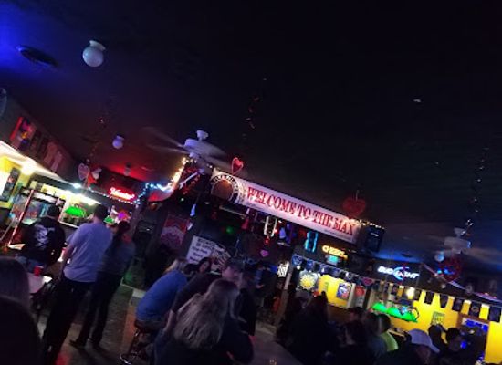 ohio/hocking-hills/restaurant/the-max-bar-grill