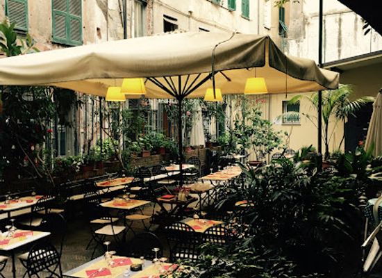 italy/genoa/restaurant/cantine-camilla