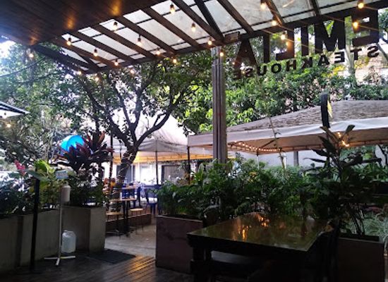 colombia/medellin/envigado/restaurant/emmilia-gastrobar