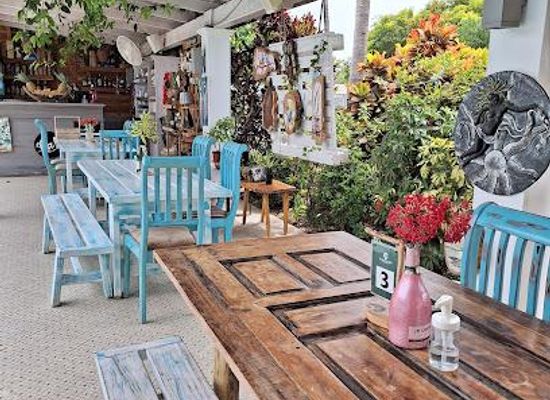 dominican-republic/santo-domingo/restaurant/la-cueva-del-eden
