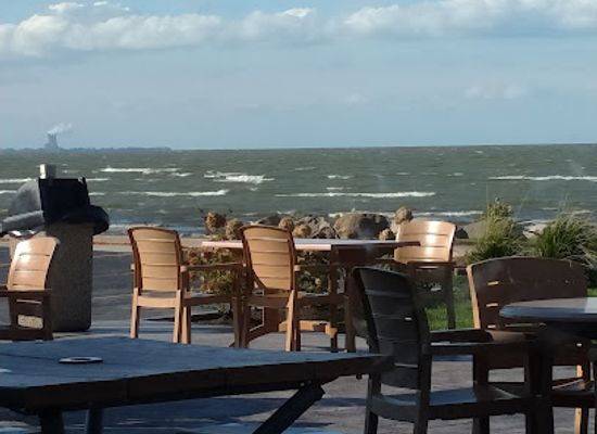 ohio/firelands/restaurant/jolly-rogers-seafood-house