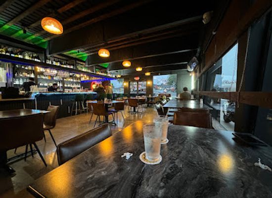 arkansas/springdale/restaurant/medusa-bar-grill