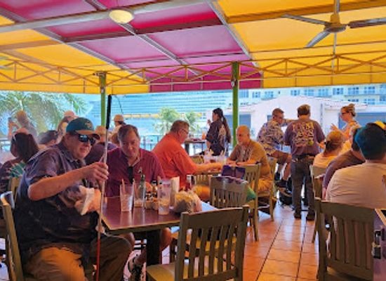 the-bahamas/rum-cay/restaurant/two-sisters-takeaway