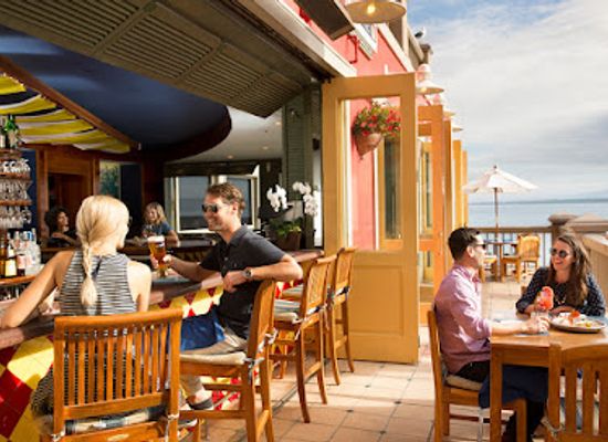 california/monterey/downtown-monterey/restaurant/schooners-monterey