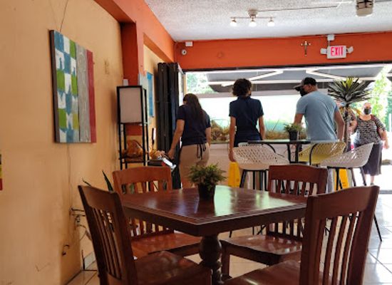 puerto-rico/sierra-de-luquillo/restaurant/edelweiss-bar-grill