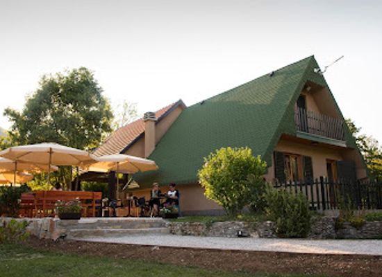montenegro/savnik/restaurant/floyd-food-factory