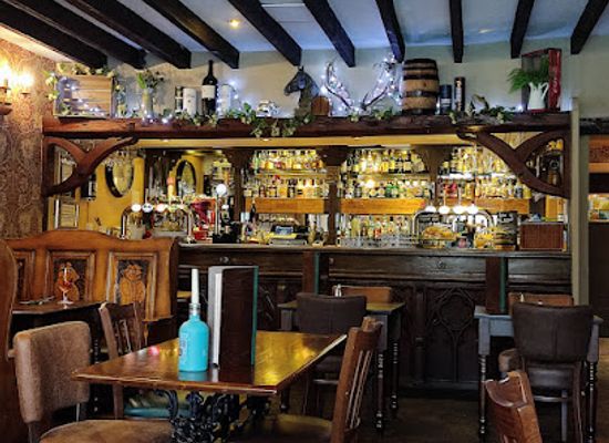 united-kingdom/peeblesshire/restaurant/the-horseshoe-inn