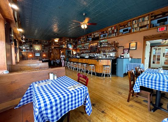 wisconsin/western-uplands/restaurant/harbor-view-cafe