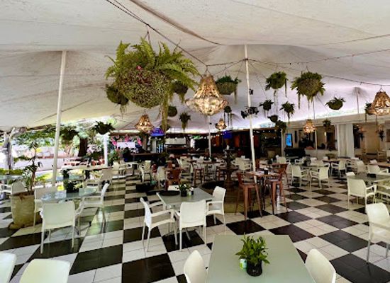 zimbabwe/midlands/restaurant/queen-of-hearts