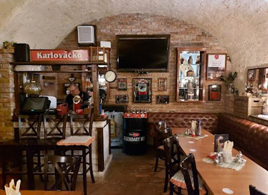 hungary/sopron-region/restaurant/croatia-pub-es-pizzeria