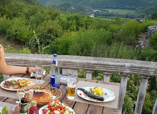 montenegro/lake-skadar/restaurant/skadar-lake-family-resort-family-restaurant-boat-tours-rent-room-and-boutique-autocamp