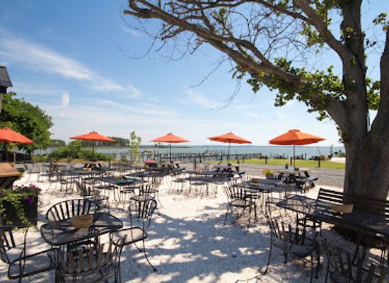 virginia/northern-neck/restaurant/merroir-tasting-room