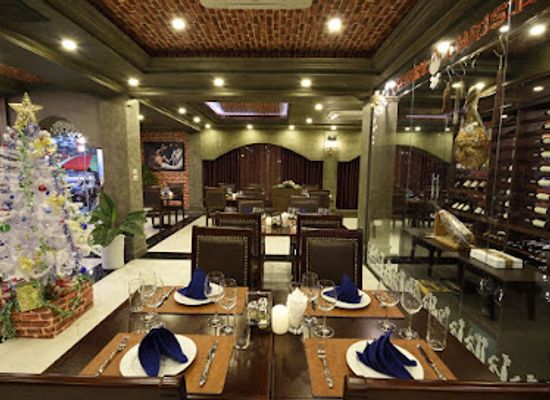 vietnam/ha-long/restaurant/a-dong-restaurant