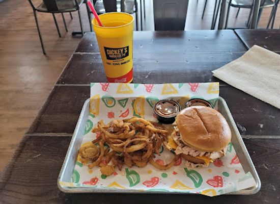 delaware/middletown/restaurant/dickey-s-barbecue-pit