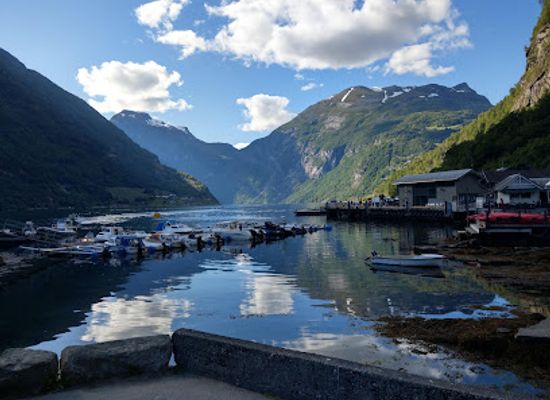norway/geirangerfjord/restaurant/cafeole