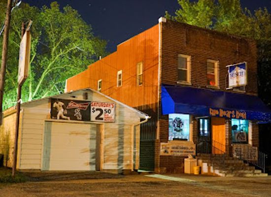 illinois/illinois-river-valley/restaurant/bears-den