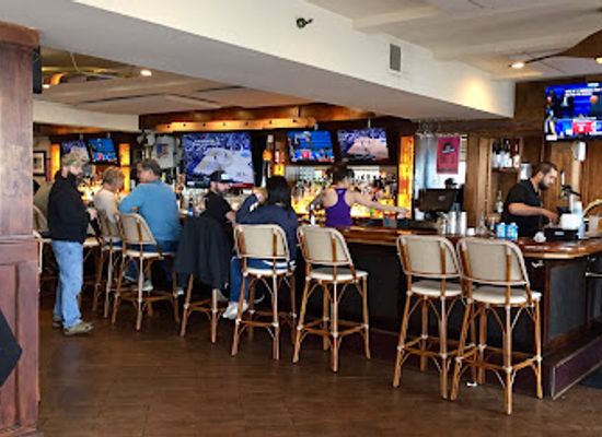 virginia/virginia-beach/restaurant/chix-on-the-beach