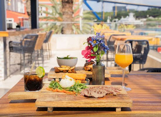 curacao/willemstad/restaurant/harbor-restaurant-curacao