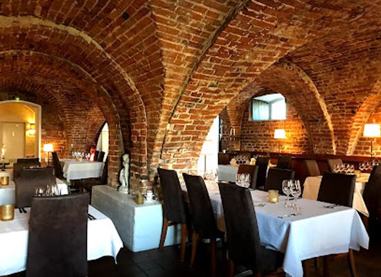 finland/satakunta/restaurant/ravintola-raatihuoneenkellari-ay