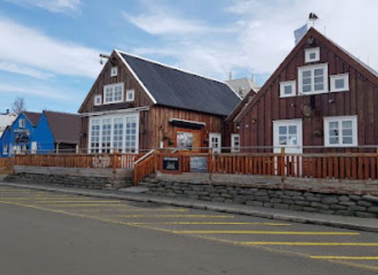 iceland/husavik/restaurant/gentle-giants-husavik-whale-watching