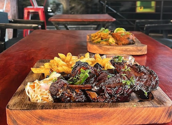 kenya/lake-nakuru-national-park/restaurant/the-beam-grill-lounge