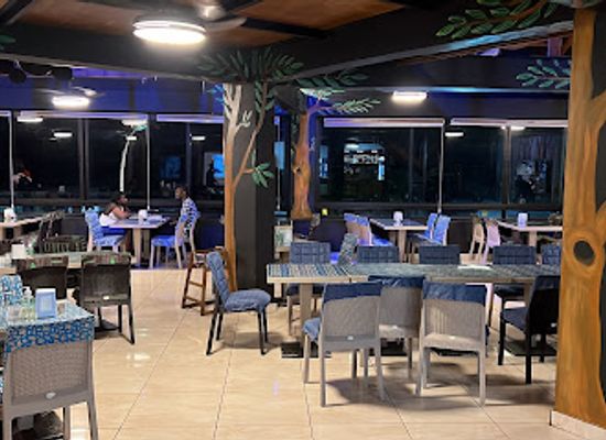 liberia/monrovia/restaurant/monroe-chicken-and-monroe-bar-grill