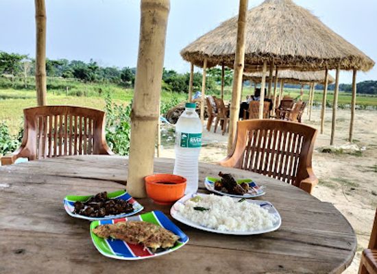 bangladesh/tanguar-haor/restaurant/shaheen-s-cafe-restaurant