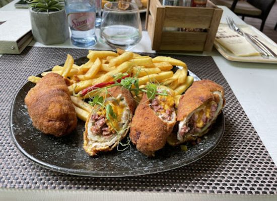 hungary/southern-transdanubia/restaurant/fortuna-etterem