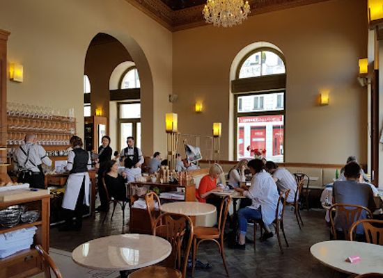 czechia/ore-mountains/restaurant/cafe-savoy