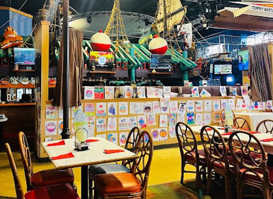 wisconsin/wisconsin-dells/restaurant/bobbers-island-grill