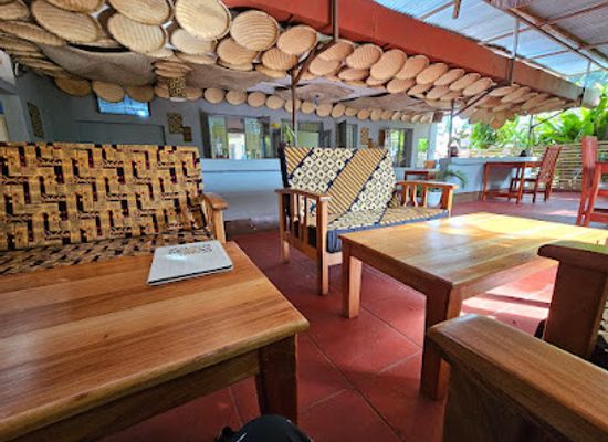 tanzania/mount-kilimanjaro/restaurant/moshi-delight-restaurant-pizza-burger-african-food
