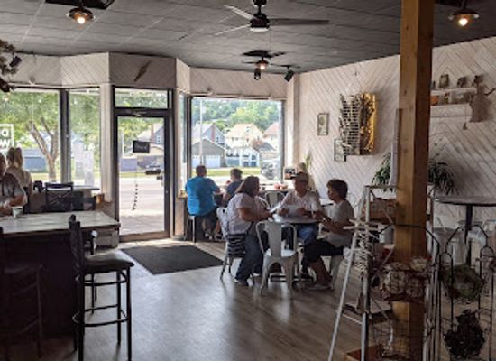 michigan/lower-peninsula/restaurant/driftwood-deli
