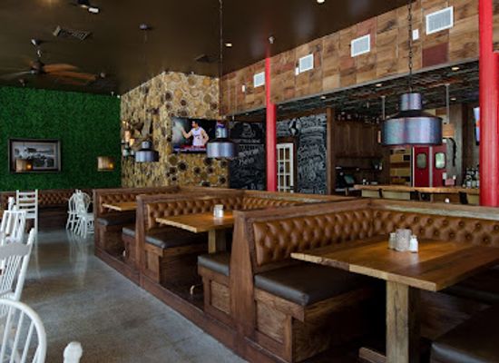 texas/houston/downtown-houston/restaurant/the-moonshiners-southern-table-bar