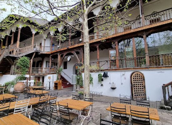 romania/bucharest/old-town/restaurant/manuc-s-inn-restaurant