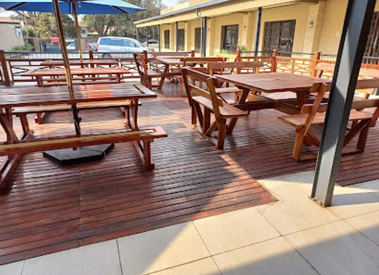 zambia/luapula-province/restaurant/leo-s-pub-and-grill-restaurant