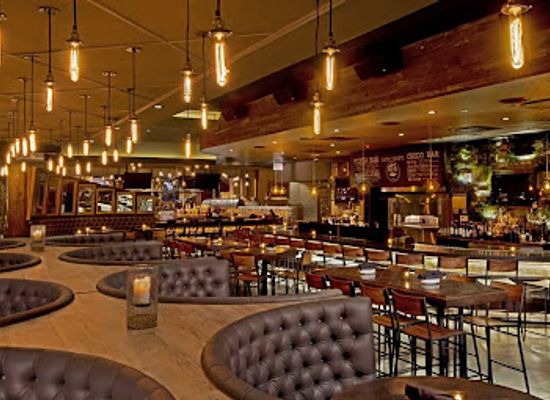 illinois/chicago/river-north/restaurant/siena-tavern