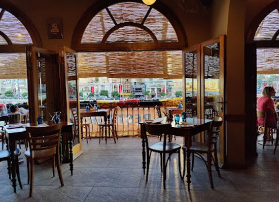 malta/south-eastern-district/restaurant/gululu-restaurant-spinola-bay-st-julians