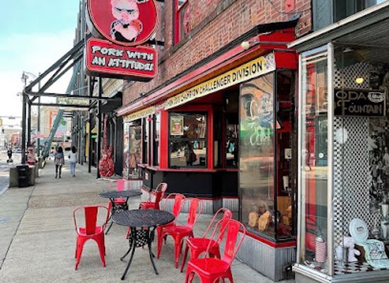tennessee/memphis/beale-street/restaurant/the-pig-on-beale