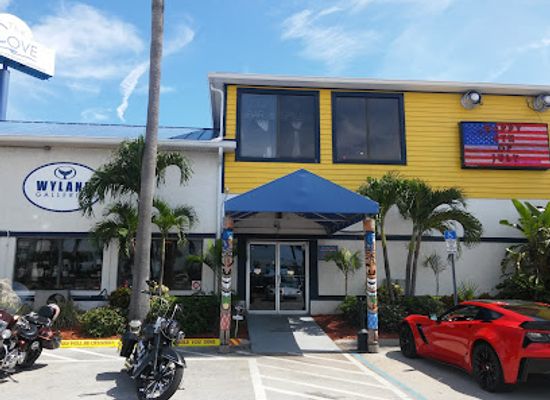 florida/cape-canaveral/restaurant/fishlips-waterfront-bar-grill