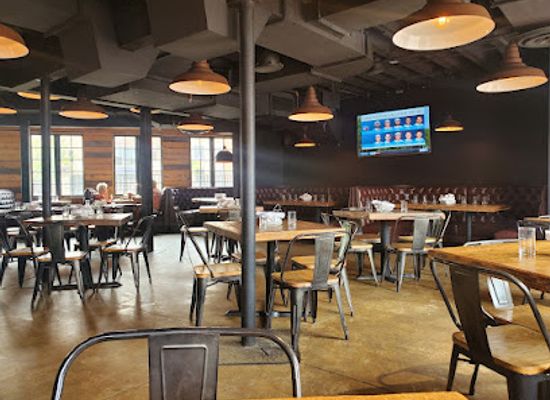 illinois/naperville/restaurant/empire-burgers-brew