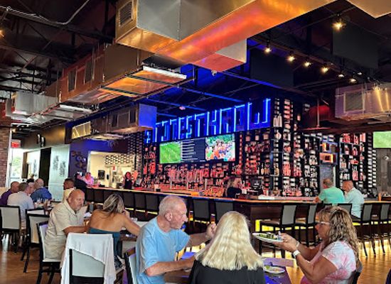 florida/southwest-florida/restaurant/stones-throw