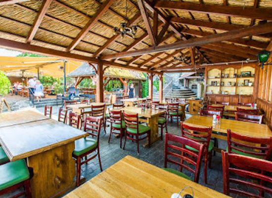 hungary/lake-balaton/restaurant/balatoni-haz-etterem