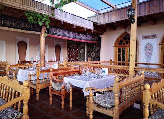 uzbekistan/bukhara-region/restaurant/chinar
