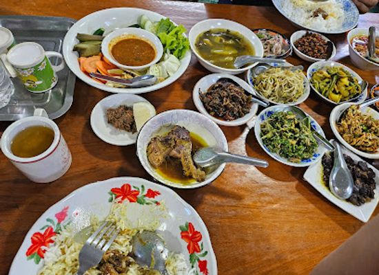 myanmar-burma/pyay/restaurant/aip-hmry-mtunmgn-siogn
