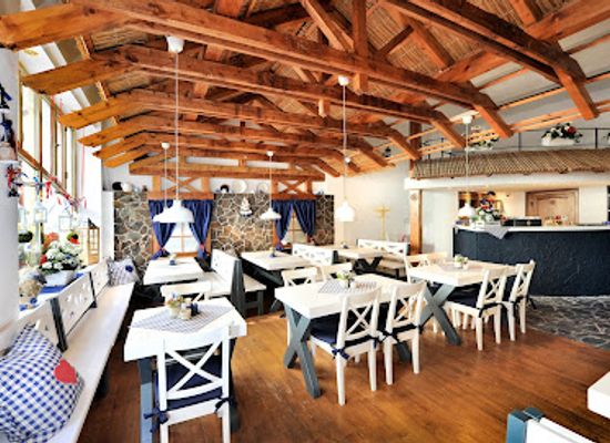 slovakia/novohrad/restaurant/koliba-kamzik-zelena